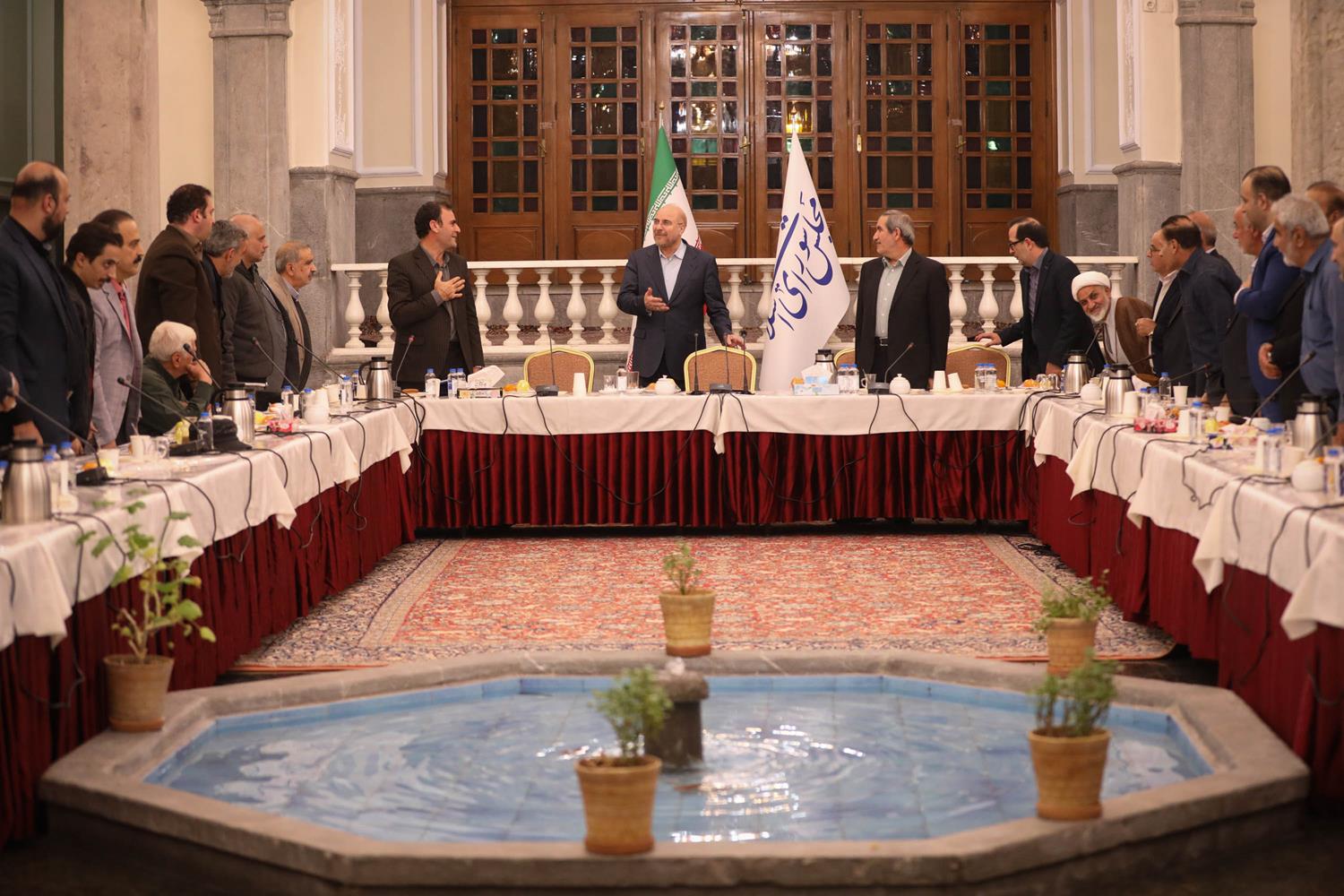 دیدار شورایاران محلات تهران با قالیباف