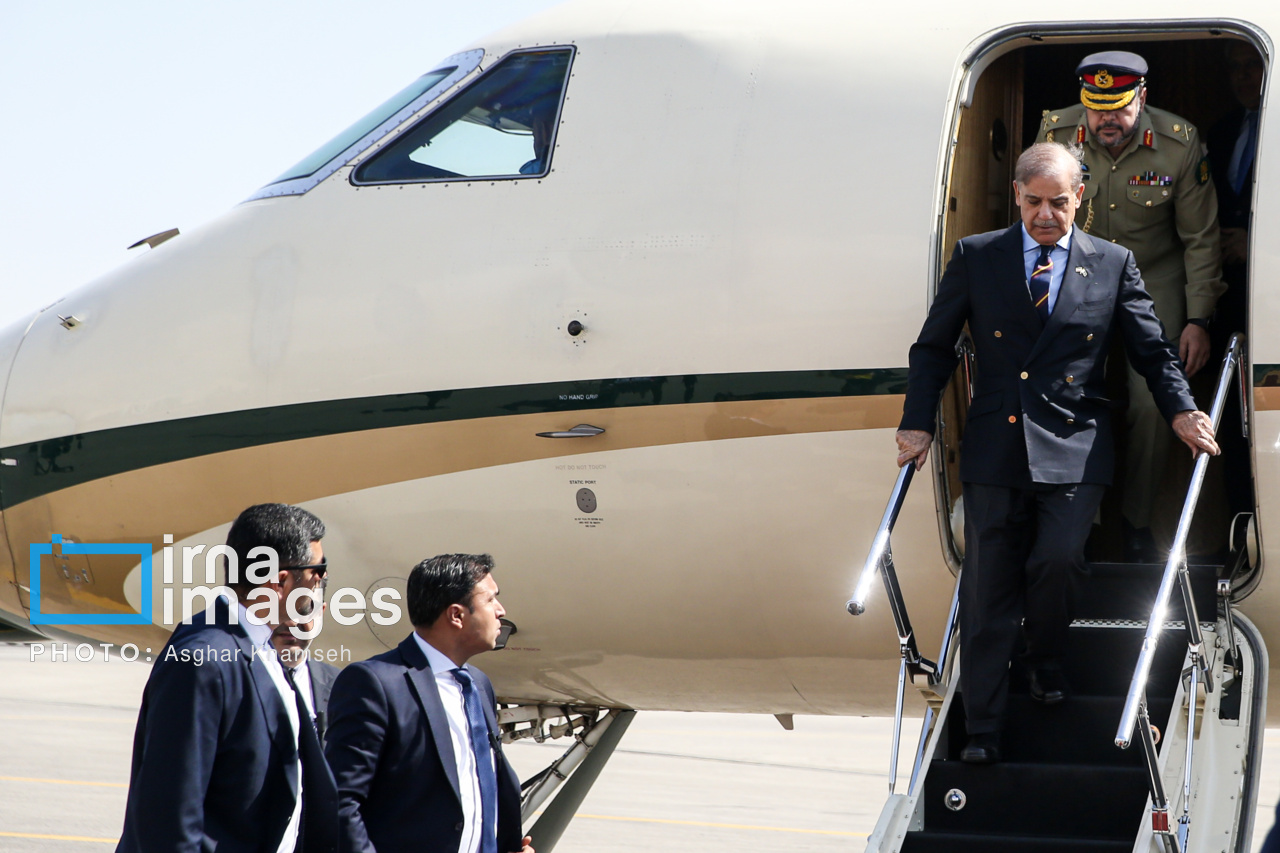 ورود نخست‌وزیر پاکستان به تهران