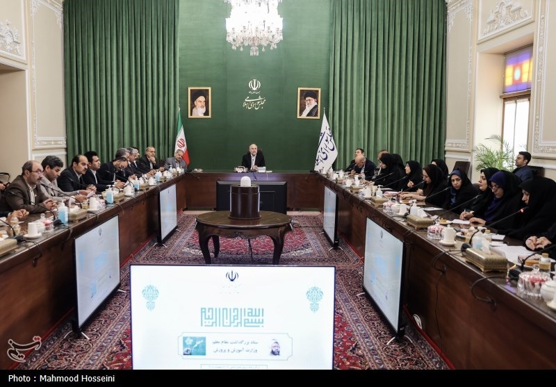 تقدیر از معلمان نمونه با حضور قالیباف