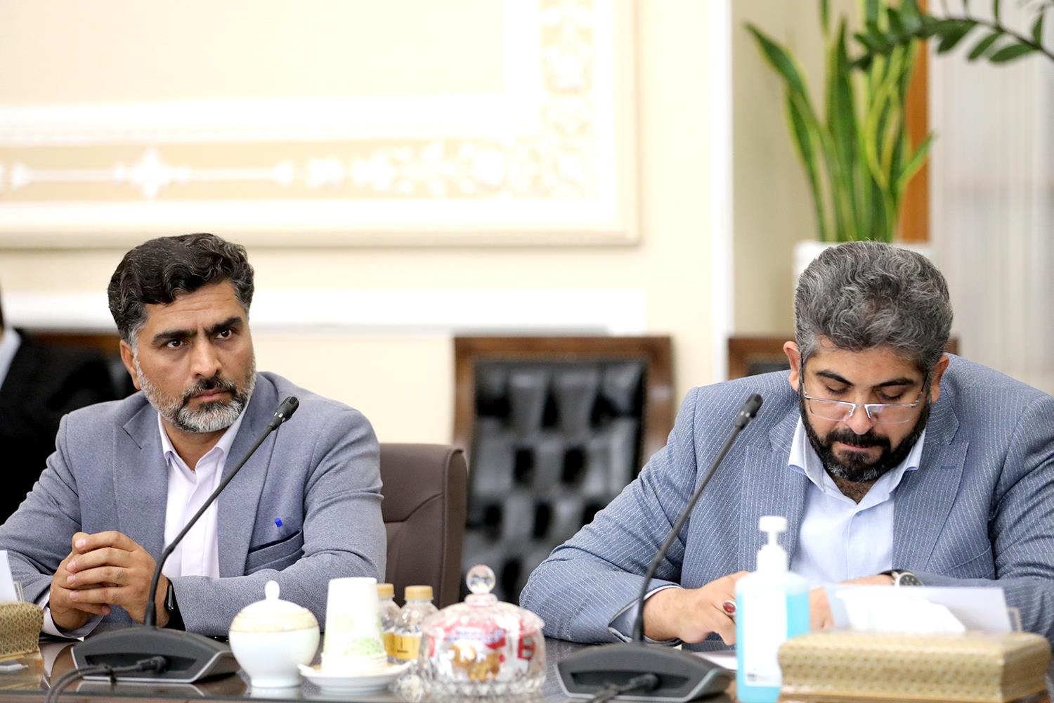 دیدار اعضای کنگره شهدای ۱۵ خرداد ورامین با قالیباف