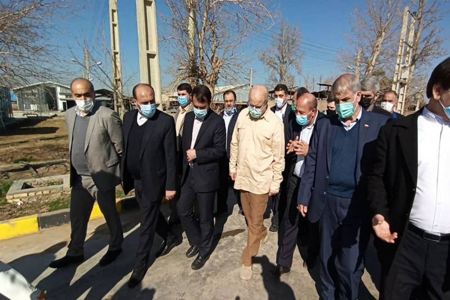 قالیباف در گلزار شهدای شهرستان پیشوا