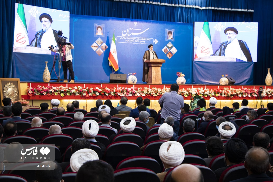 دیدار رئیسی با نخبگان سمنان