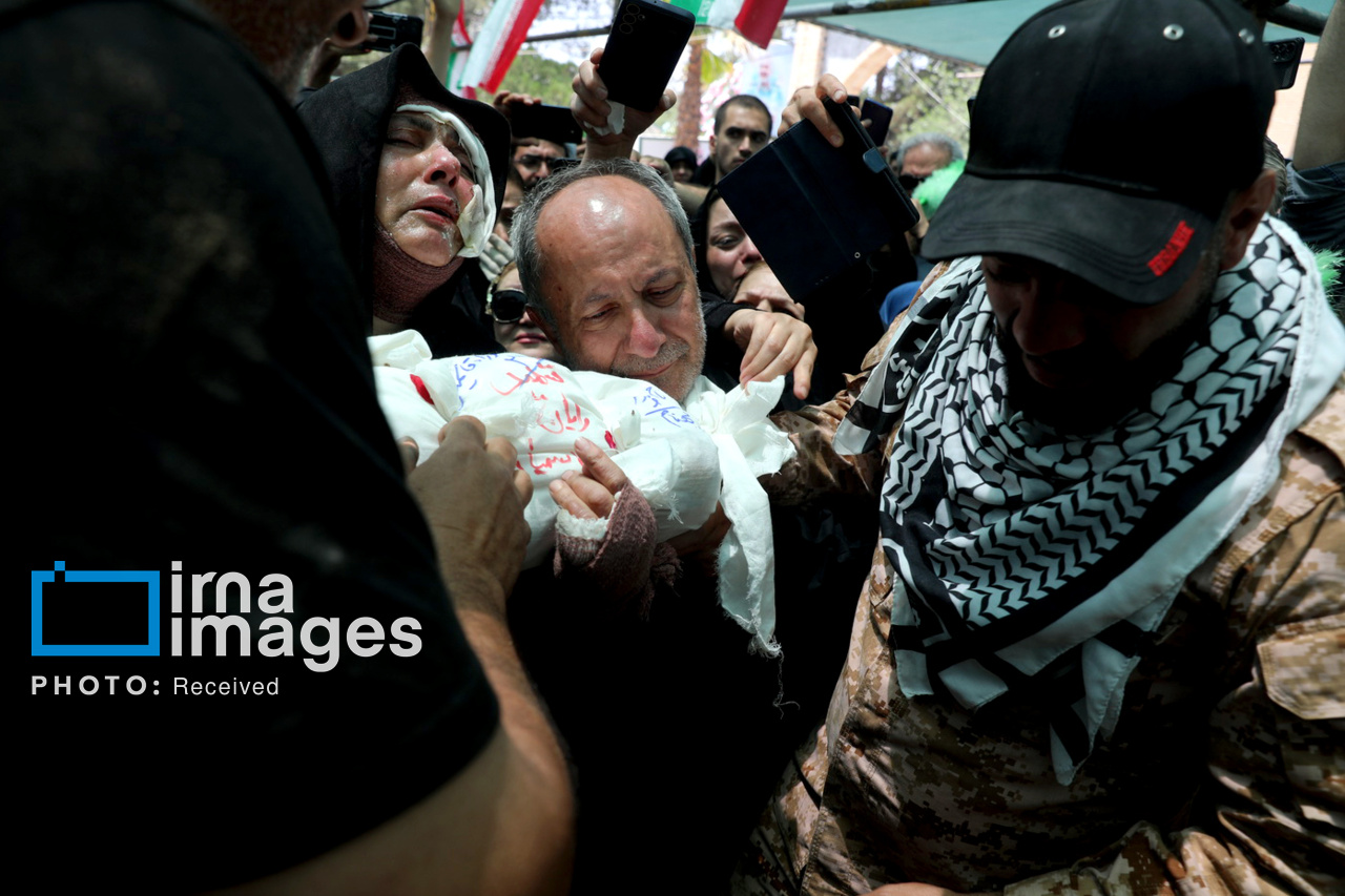 تشییع پیکر شهید دو ساله «رایان قاسمیان»