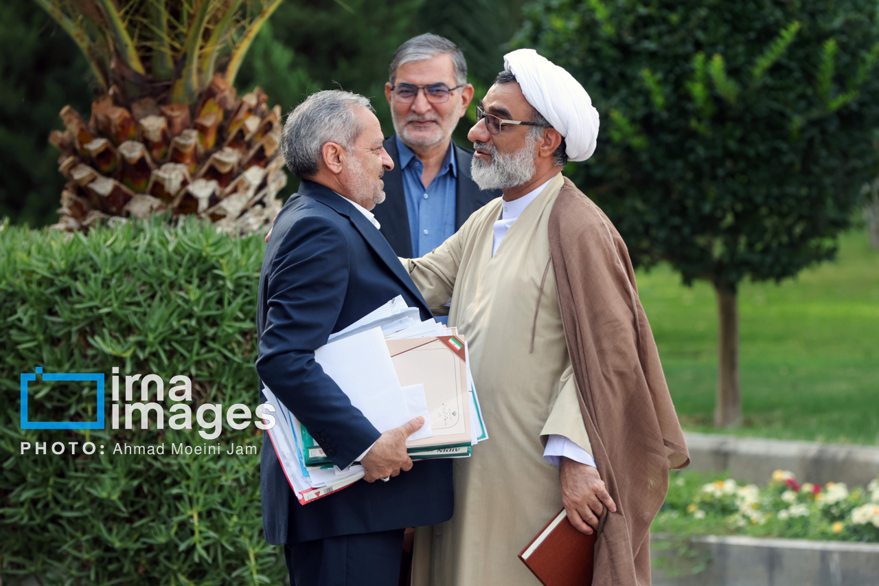 اعضای هیأت دولت در جمع خبرنگاران - ۵ مرداد ۱۴۰۴