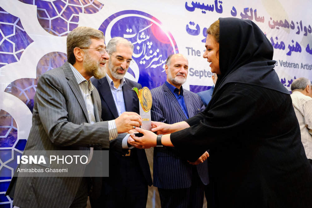 دورهمی بازیگران در یک جشن