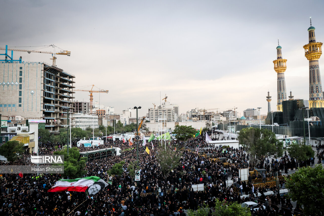 تشییع خادم الرضا در مشهد