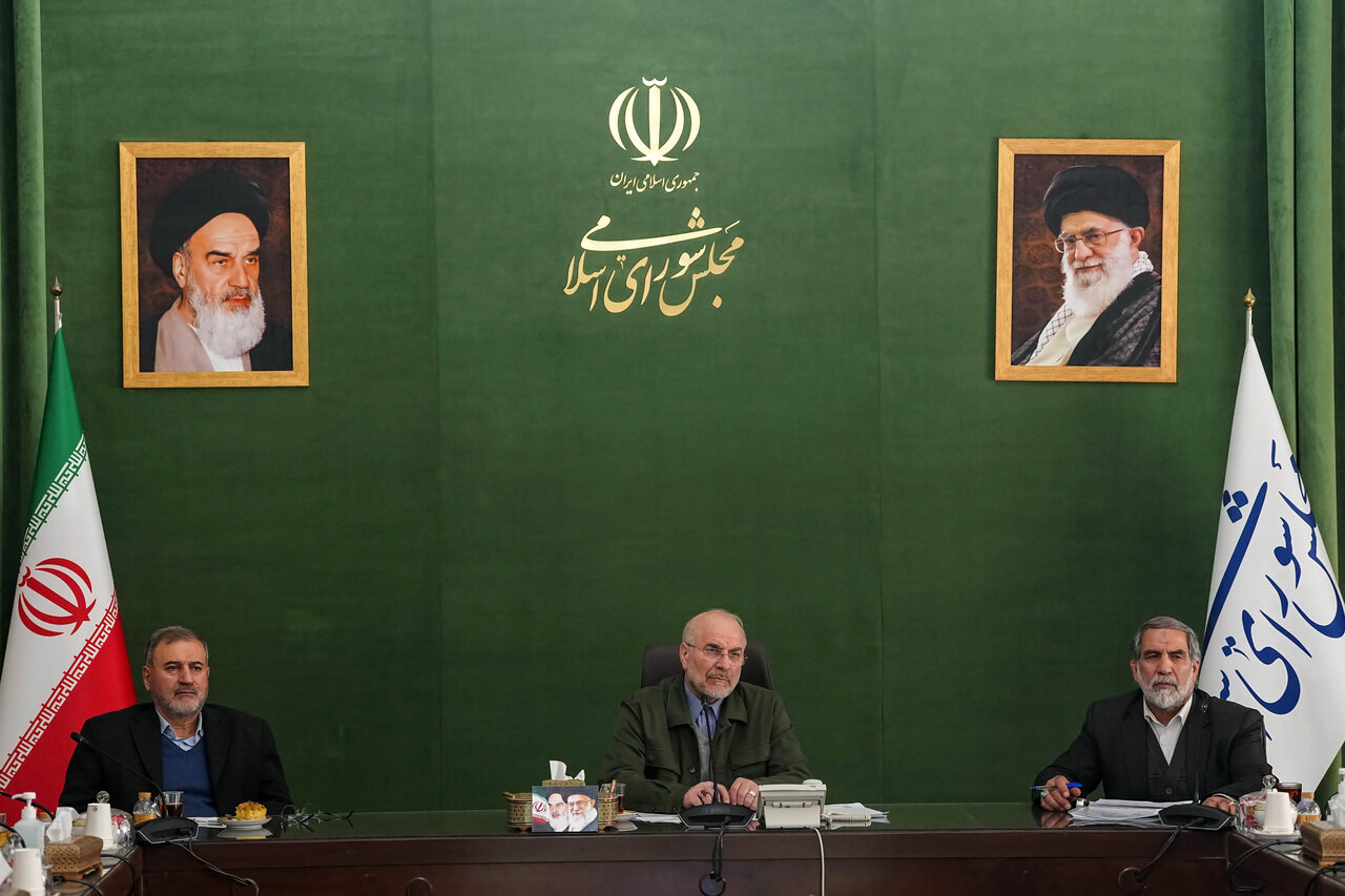 دیدار جمعی از جانبازان و ایثارگران با قالیباف