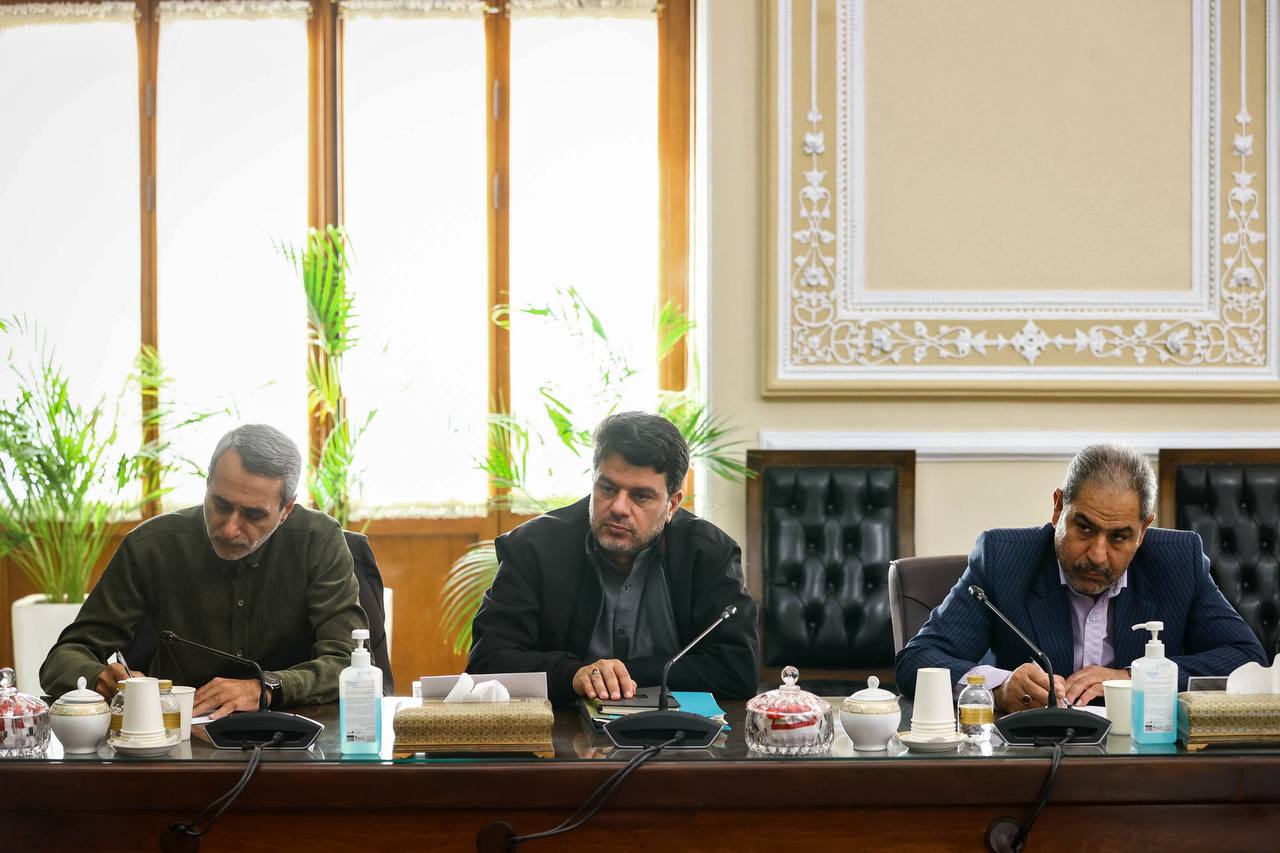 دیدار مجمع نمایندگان استان اصفهان با قالیباف 