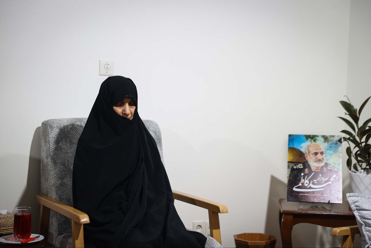 ضور قالیباف در منزل سرلشکر شهید محمد کاظمی