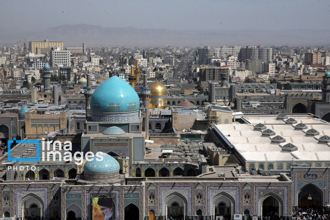 تحویل سال ۱۴۰۴ در حرم امام رضا (ع)