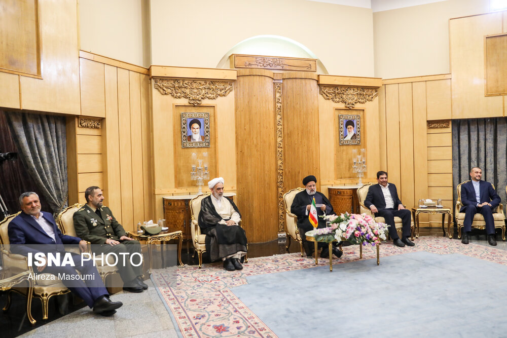 مراسم استقبال از رئیس جمهوری در بازگشت از آمریکای لاتین