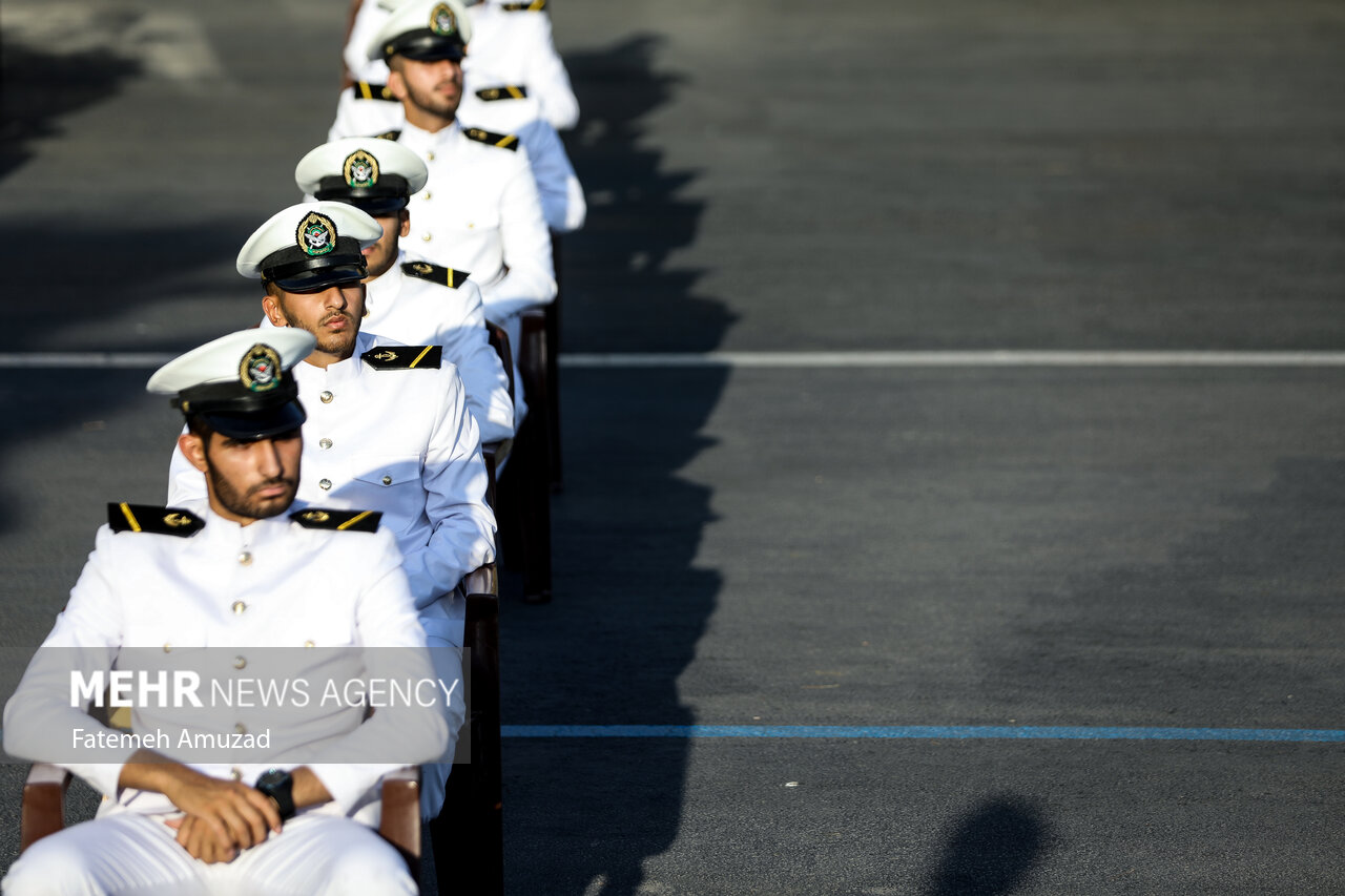 سالروز اهدای پرچم و نشان توسط فرماندهی معظم کل قوا به ارتش