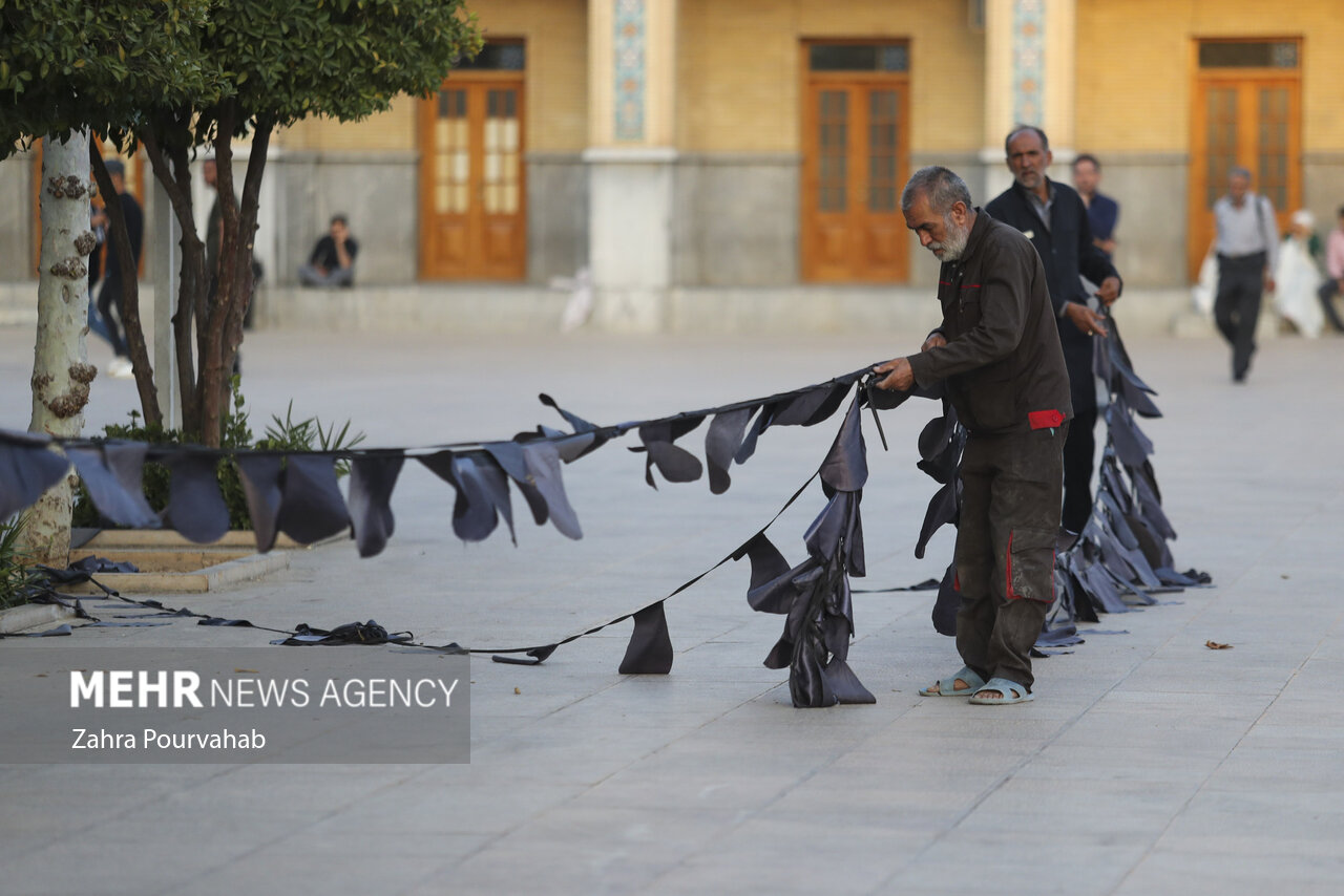 آیین تعویض پرچم گنبد آستان مقدس شاهچراغ(ع)‎‎