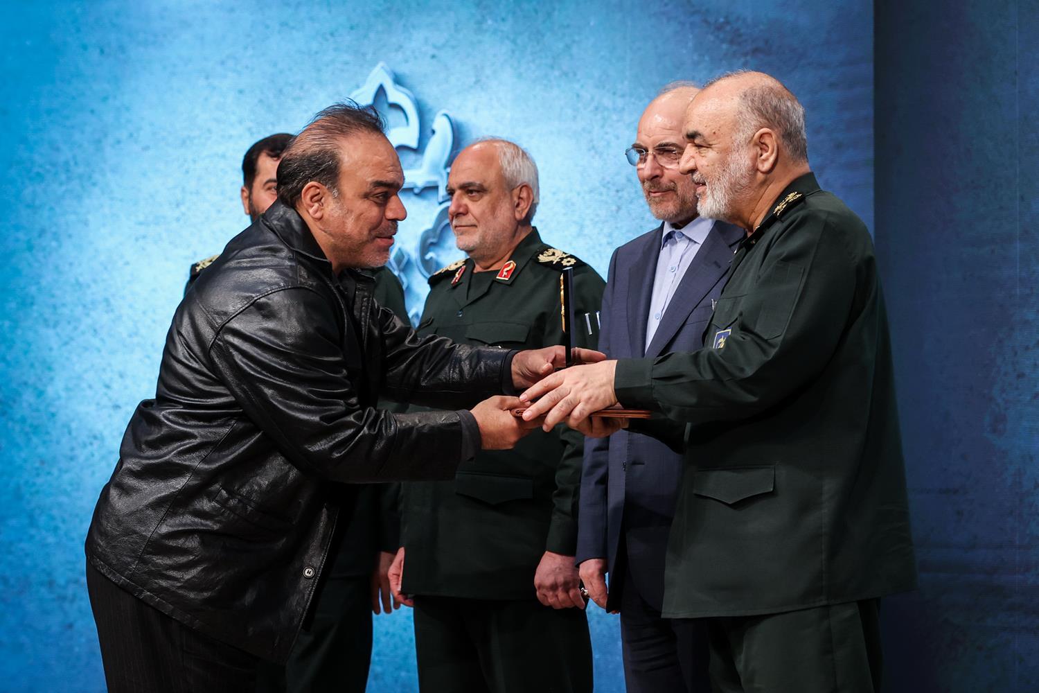 حضور قالیباف در همایش فاتحان بی‌نشان