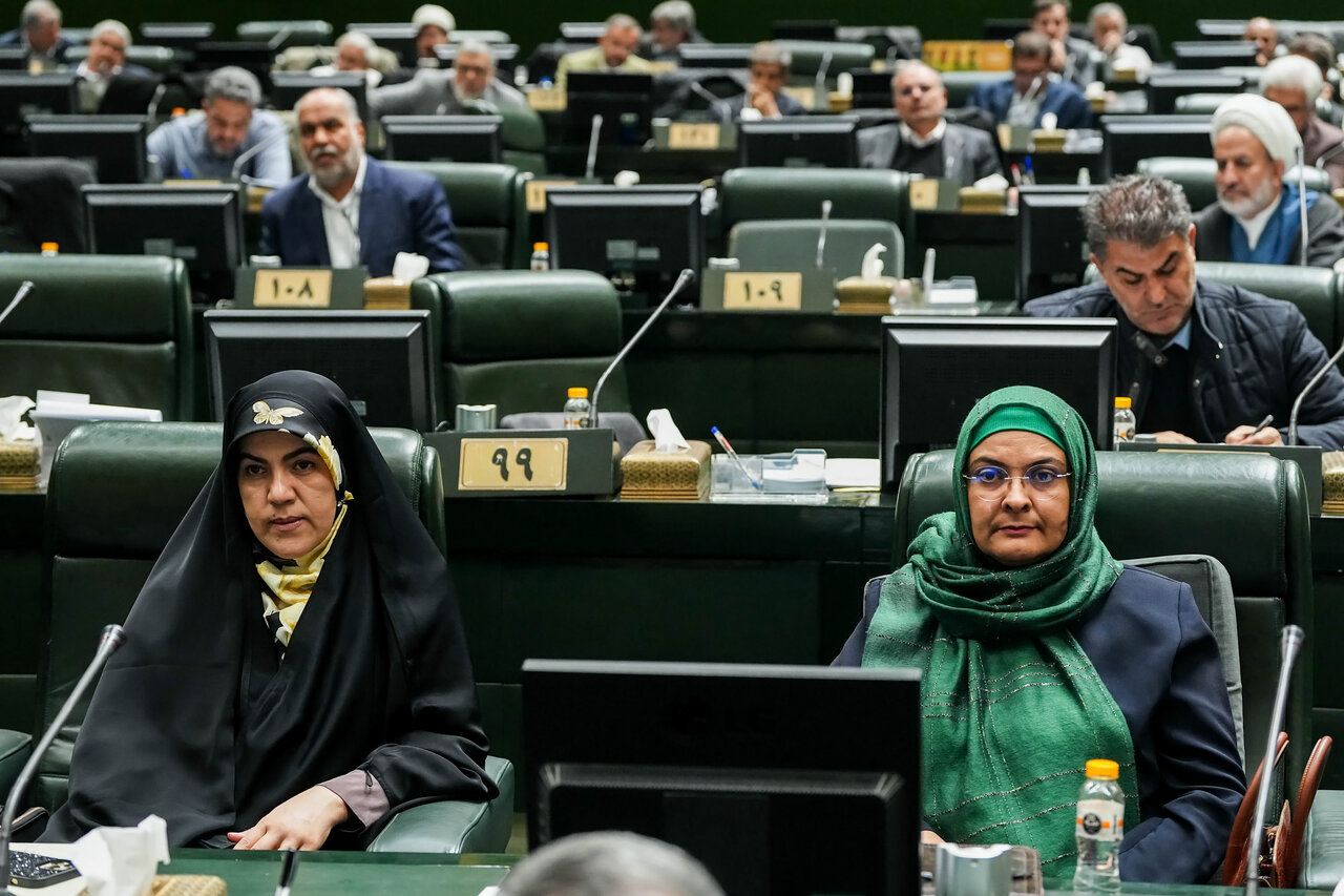 حضور امیر موسوی و عراقچی در جلسه غیرعلنی مجلس