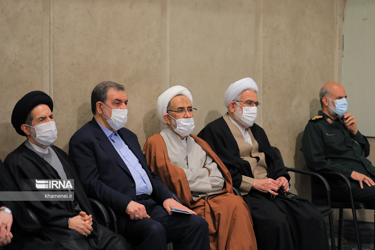 تصاویری از دیدار رمضانی مسئولان نظام با رهبر انقلاب