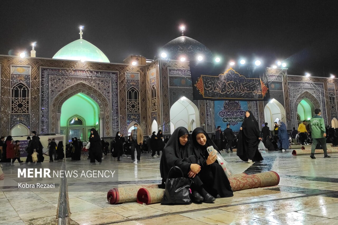 مراسم احیای شب ۲۱ رمضان در حرم رضوی