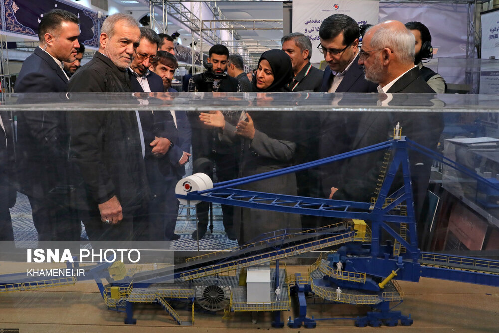 رئیس‌جمهور نمایشگاه پیشگامان پیشرفت