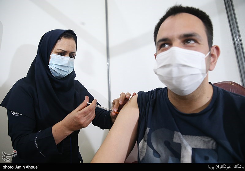 تزریق واکسن ایرانی کووایران برکت
