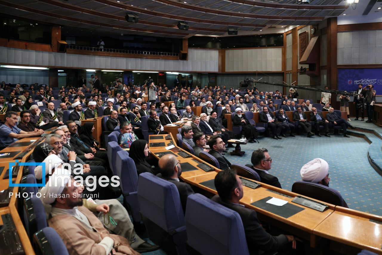 اهدای جایزه ویژه البرز (نوبل ایرانی)