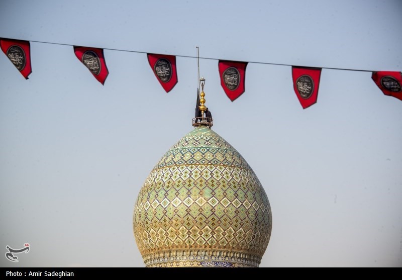 آیین سیاه پوشان و تعویض پرچم حرم مطهر حضرت شاهچراغ (ع)