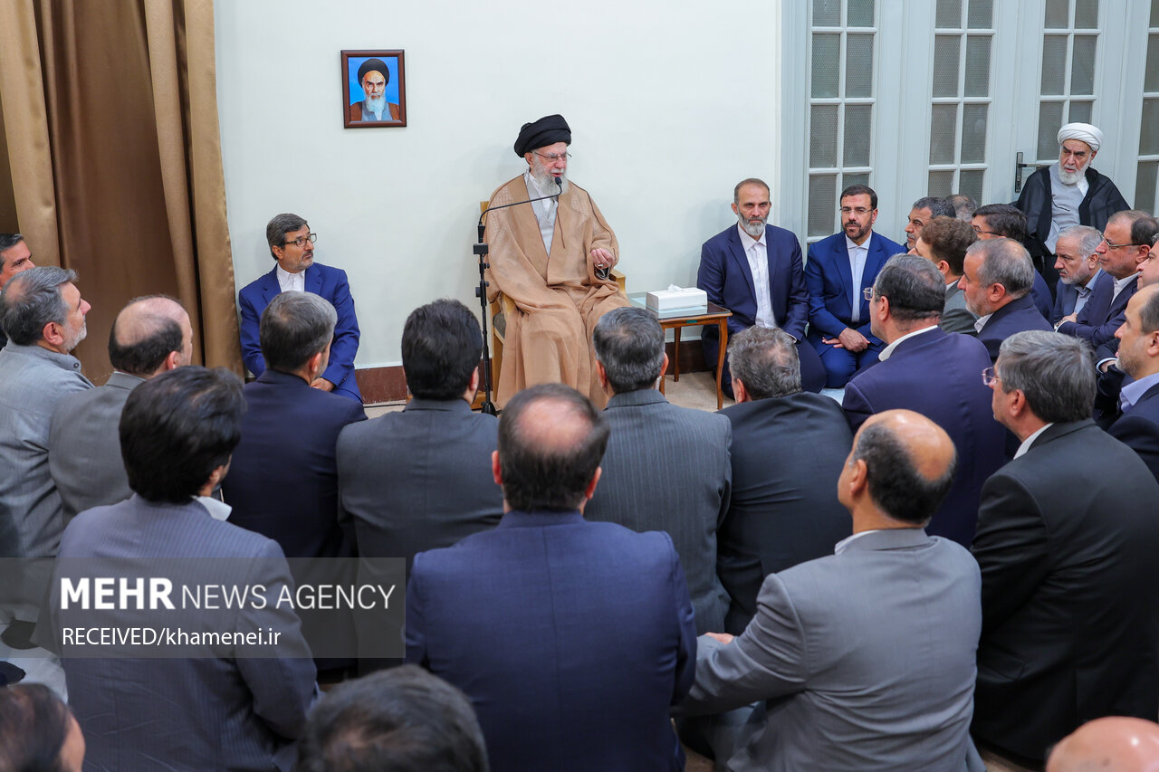 دیدار وزیر کشور و استانداران با رهبر انقلاب