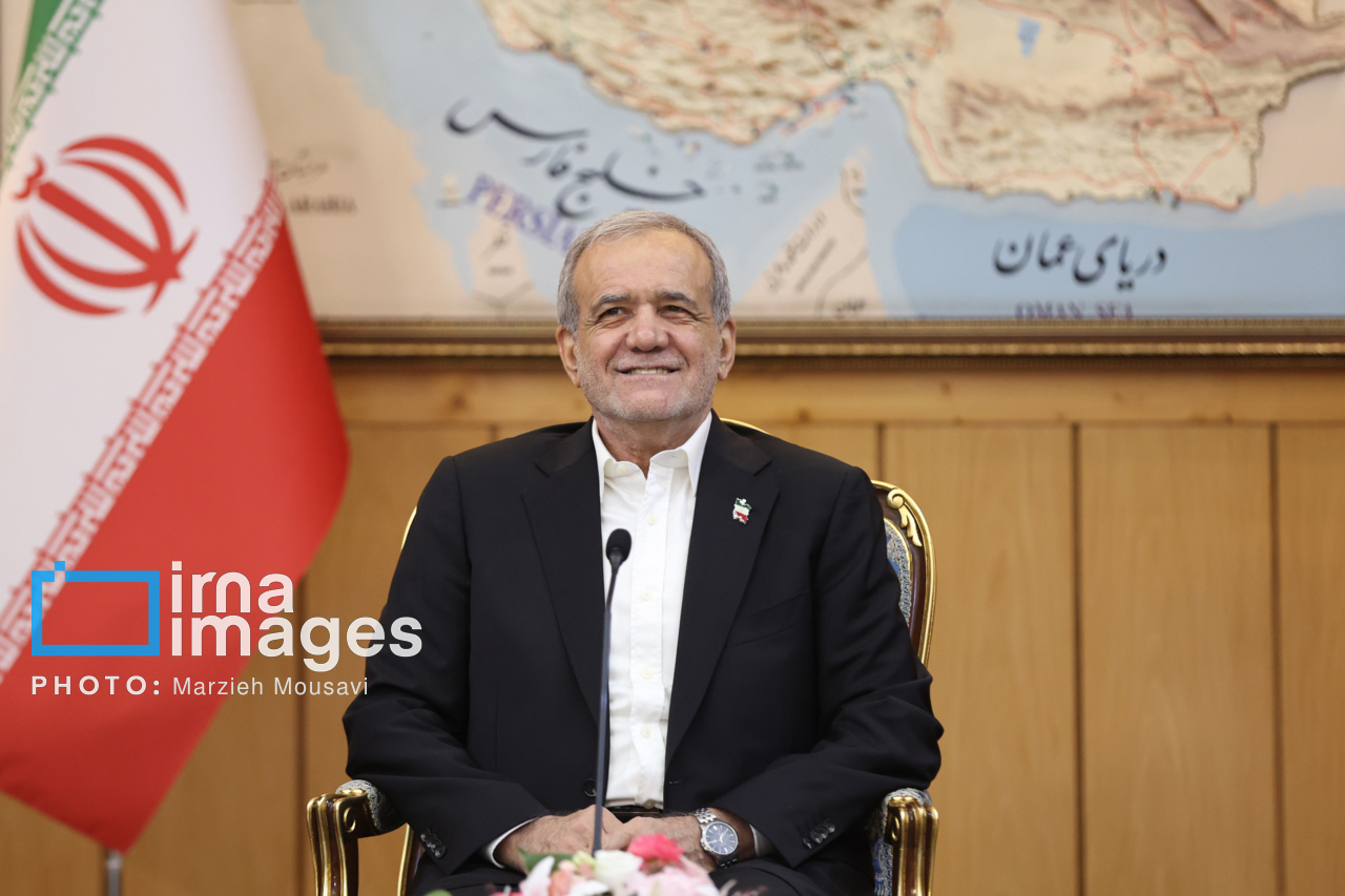 بدرقه رئیس‌جمهور به چین