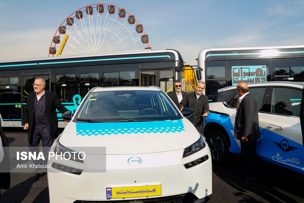 مراسم رونمایی از نخستین بسته حمل و نقل عمومی برقی تهران