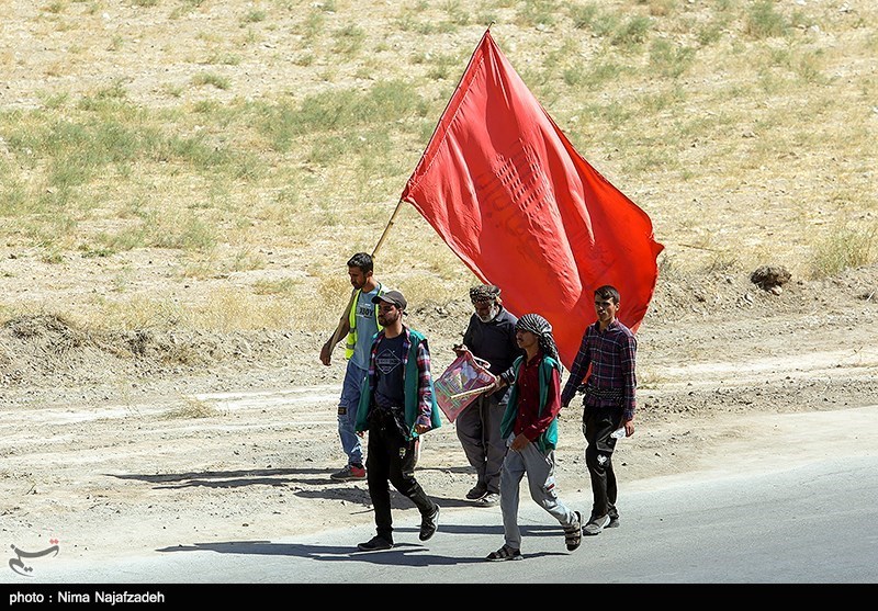 پیاده روی زائران امام رضا (ع)