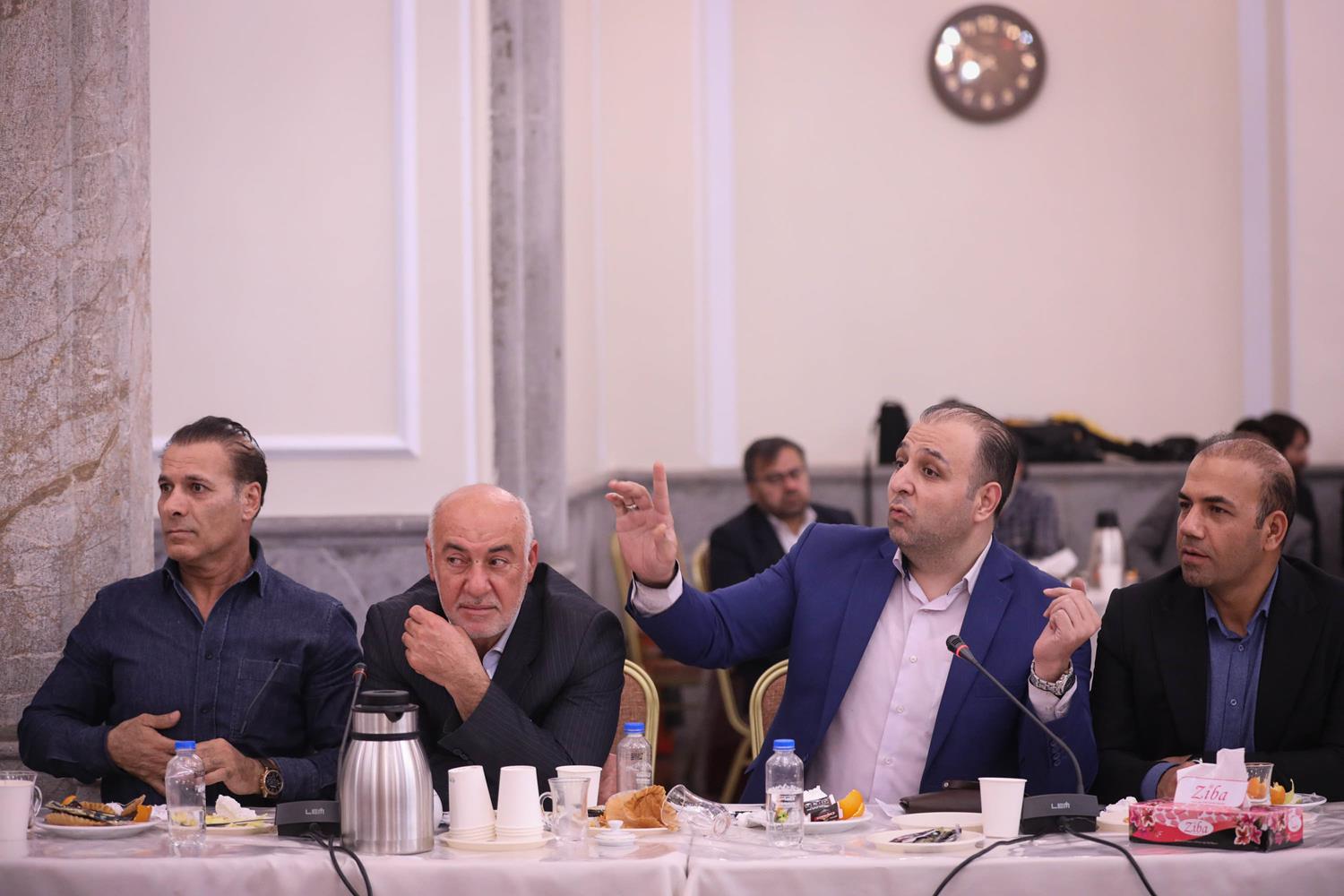 دیدار شورایاران محلات تهران با قالیباف