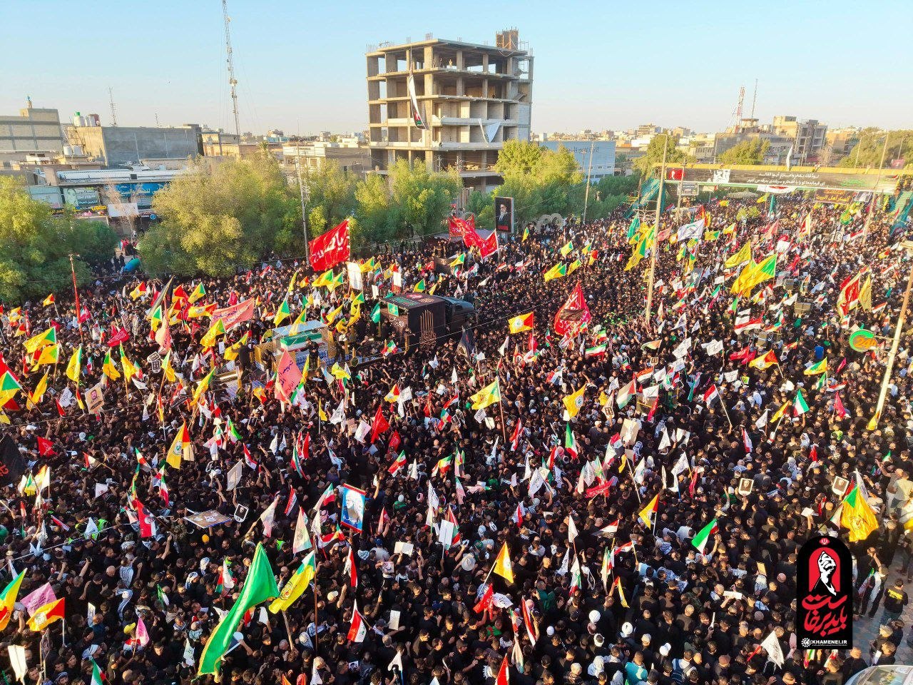 تصویری از خودروی حامل پیکر مطهر رهبر شهید انقلاب
