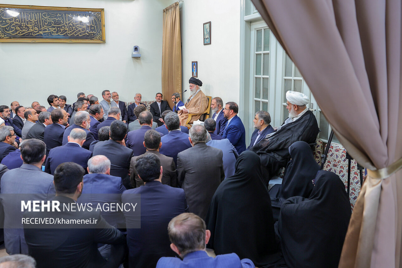 دیدار وزیر کشور و استانداران با رهبر انقلاب
