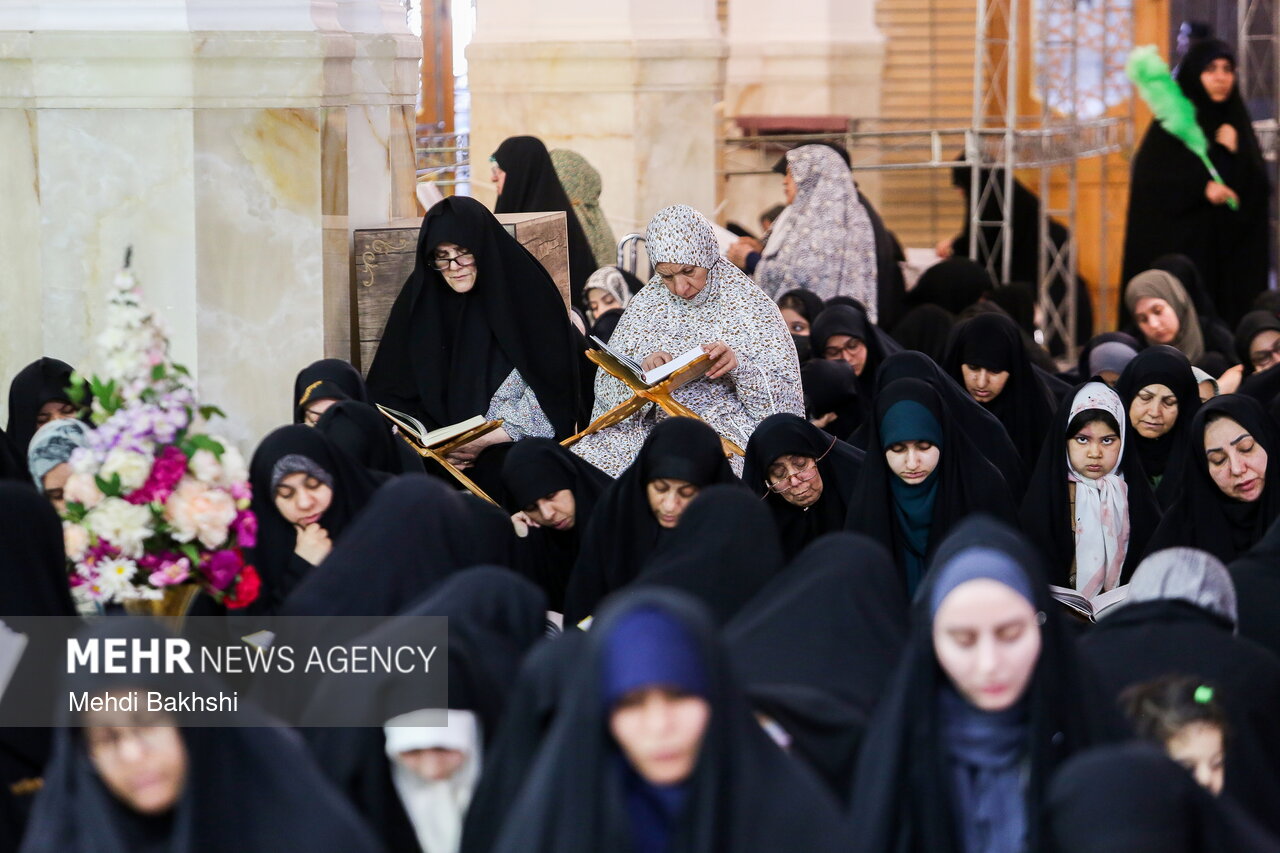 ترتیل‌خوانی قرآن در حرم حضرت معصومه(س)