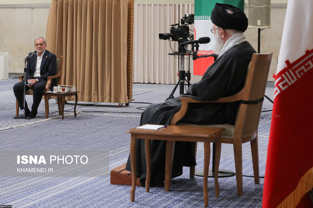 دیدار رئیس‌جمهور و اعضای هیئت دولت با رهبر انقلاب