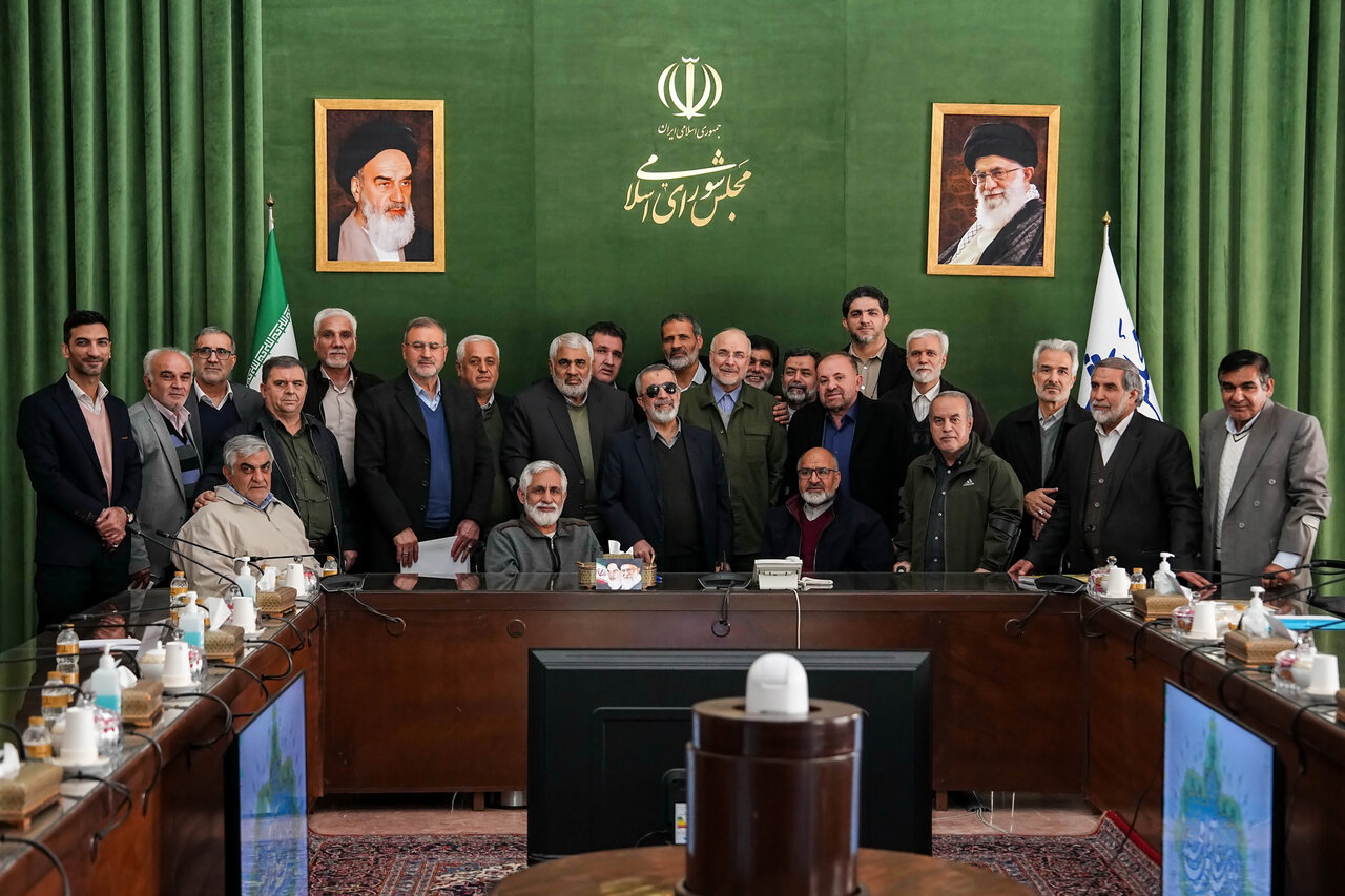 دیدار جمعی از جانبازان و ایثارگران با قالیباف