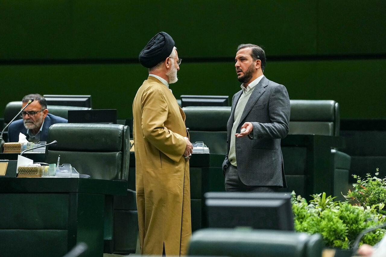 حضور امیر موسوی و عراقچی در جلسه غیرعلنی مجلس