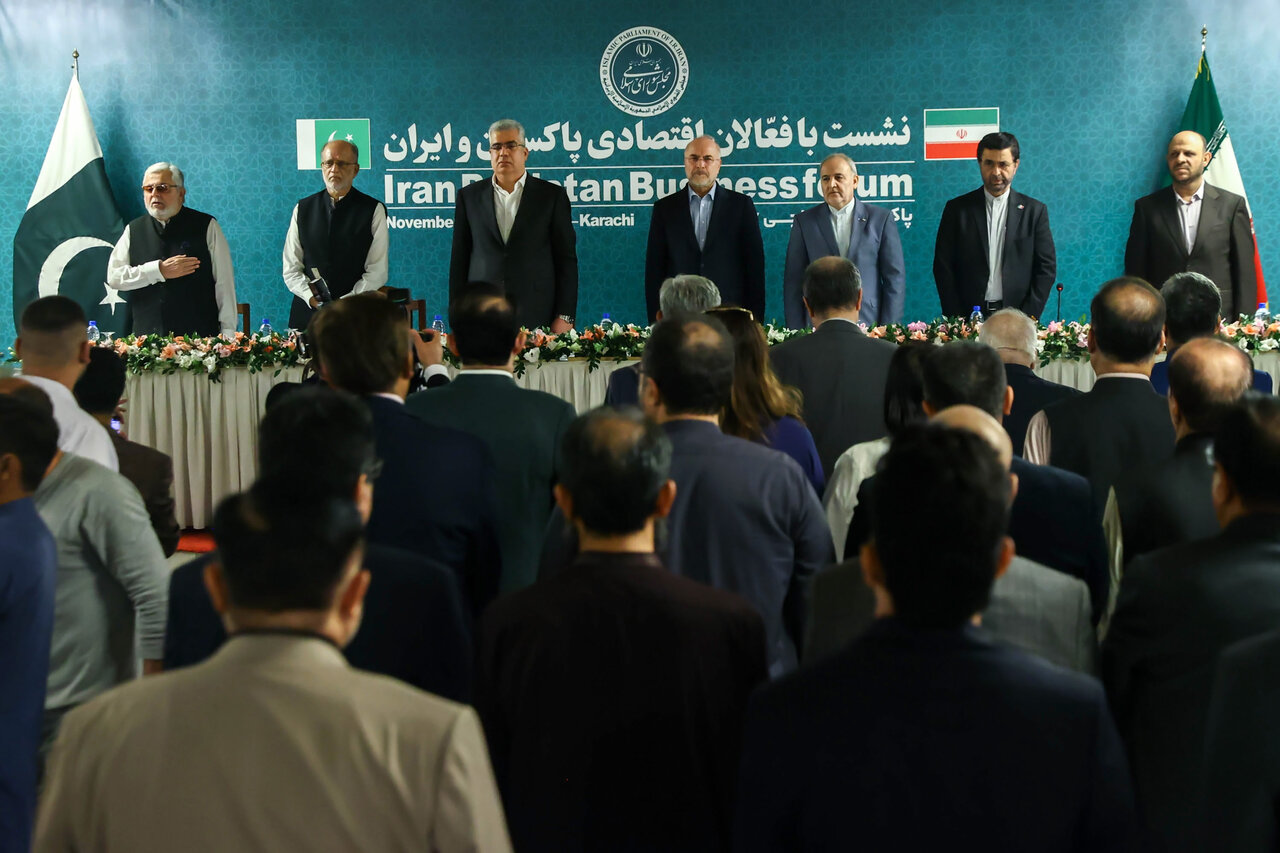 نشست قالیباف با فعالان اقتصادی پاکستان و ایران