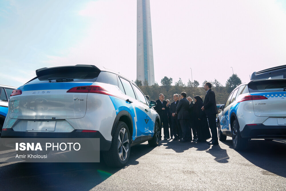 مراسم رونمایی از نخستین بسته حمل و نقل عمومی برقی تهران