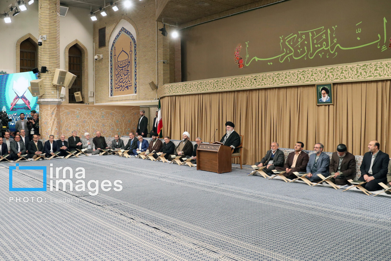 رهبر انقلاب در محفل قرآنی