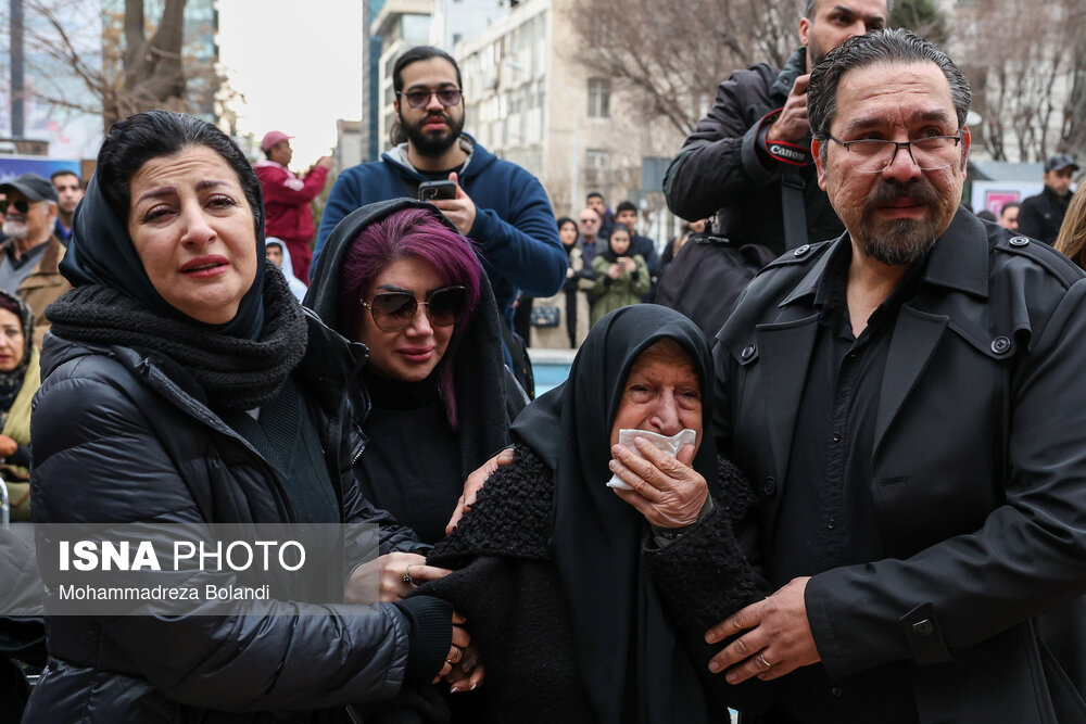 مراسم تشییع پیکر منوچهر والی‌زاده