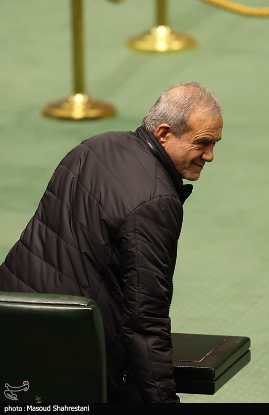 جلسه استیضاح وزیر اقتصاد با حضور رئیس جمهور