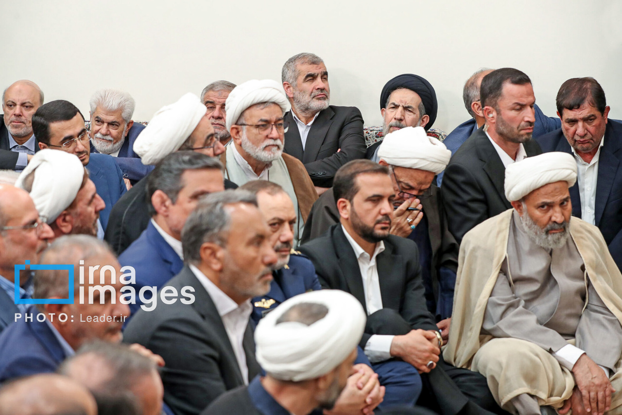 تصاویر دیدار مسئولان ارشد سه قوه با رهبر انقلاب
