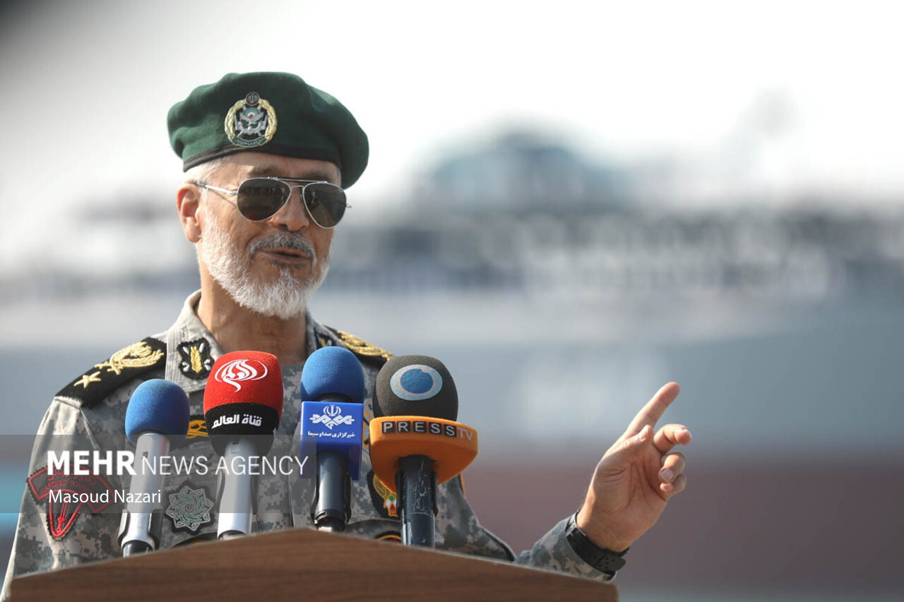 الحاق پایگاه شناوری «کردستان» و ناوشکن «سهند»