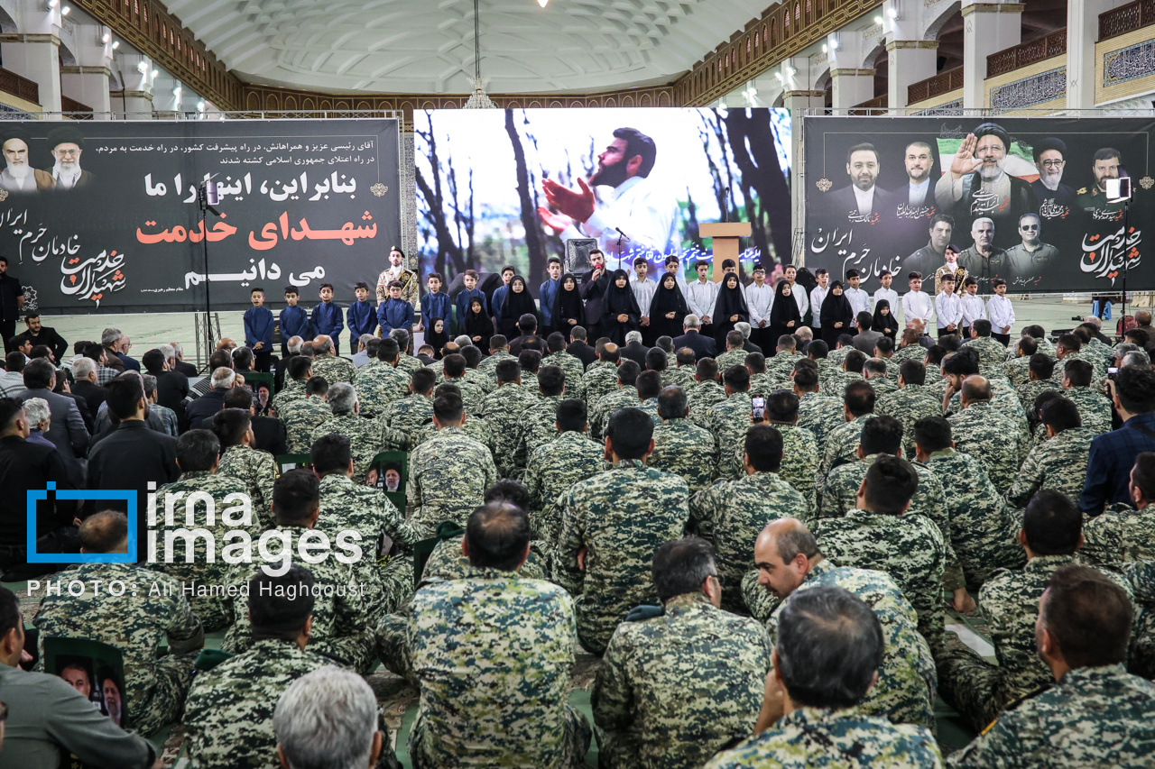 مراسم سالگرد شهدای خدمت در مصلای تبریز 