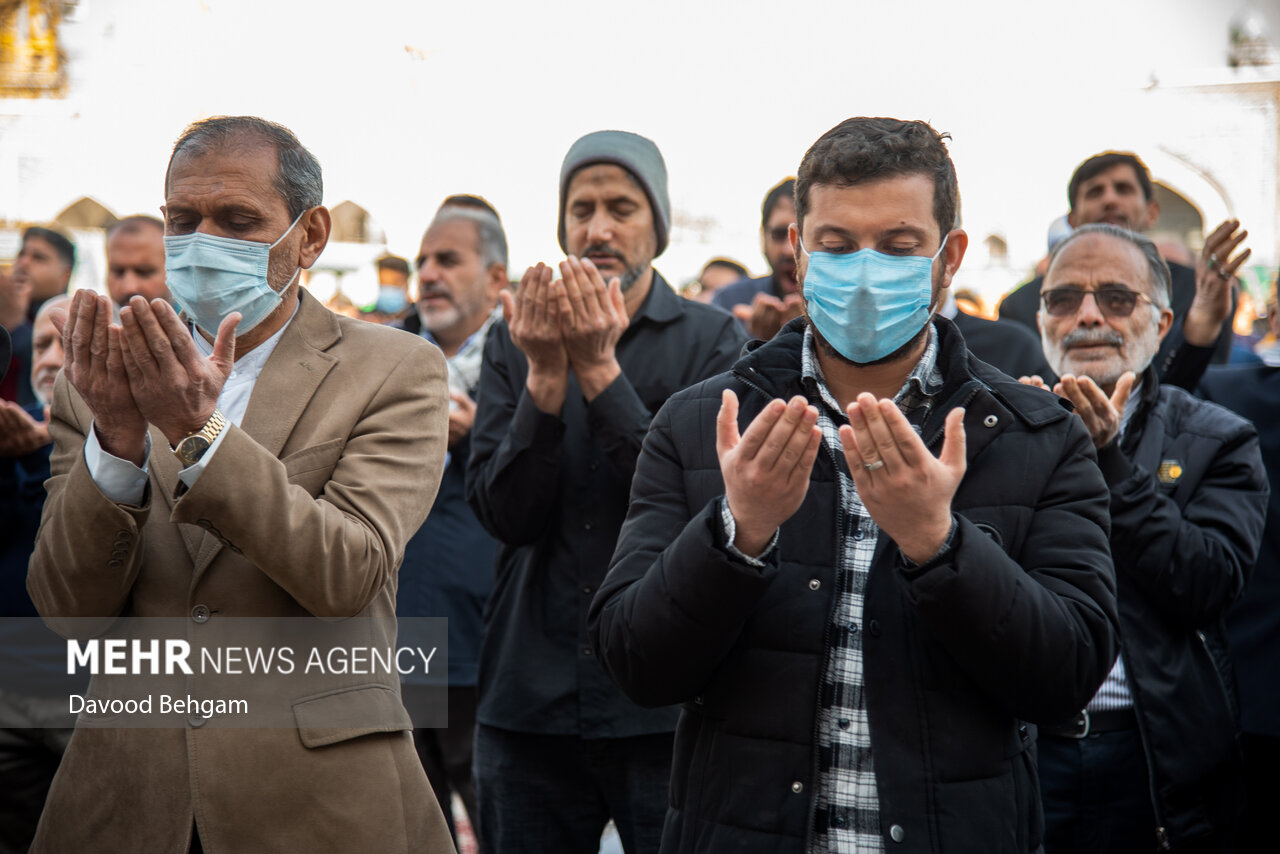  اقامه نماز طلب باران در حرم مطهر امام رضا (ع)