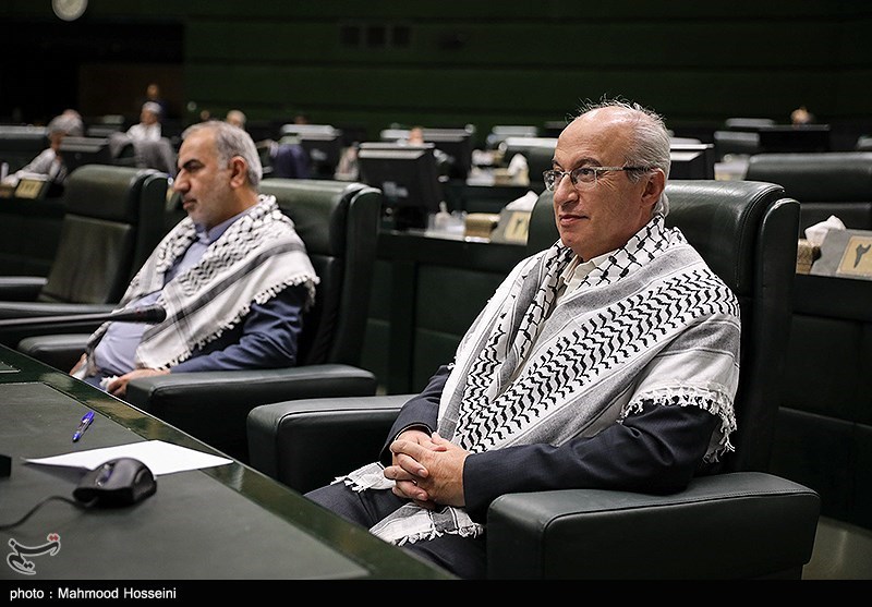 نشست فراکسیون انقلاب با حضور وزیر خارجه در خصوص آخرین تحولات فلسطین