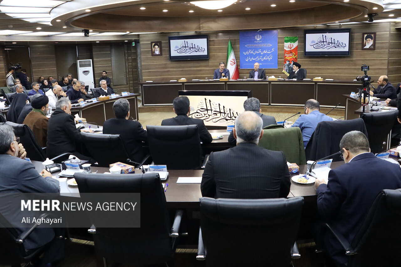  نشست فعالان اقتصادی آذربایجان غربی با حضور قالیباف