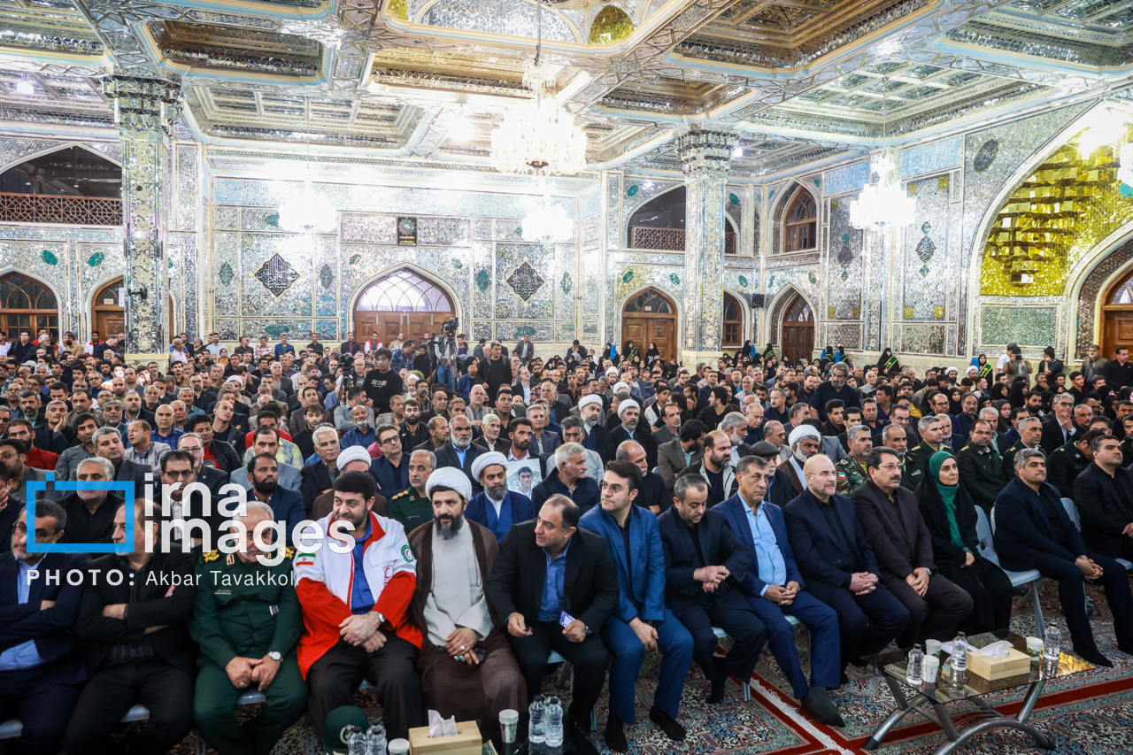 قالیباف و مسئولان در چهلم جان‌باختگان حادثه معدن طبس