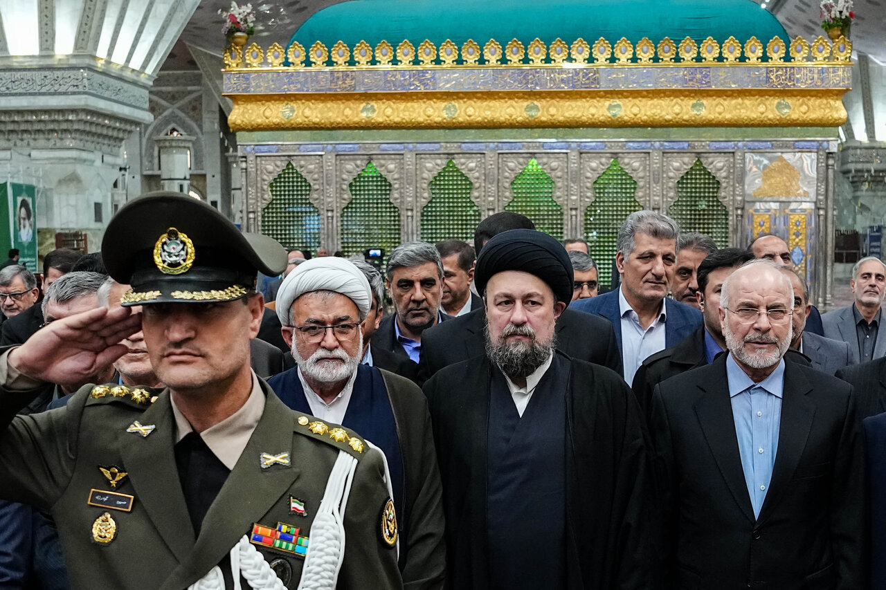 تجدید میثاق رئیس مجلس و نمایندگان با آرمان‌های امام(ره)