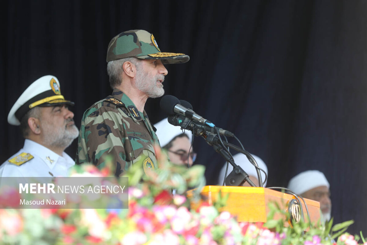 الحاق پایگاه شناوری «کردستان» و ناوشکن «سهند»